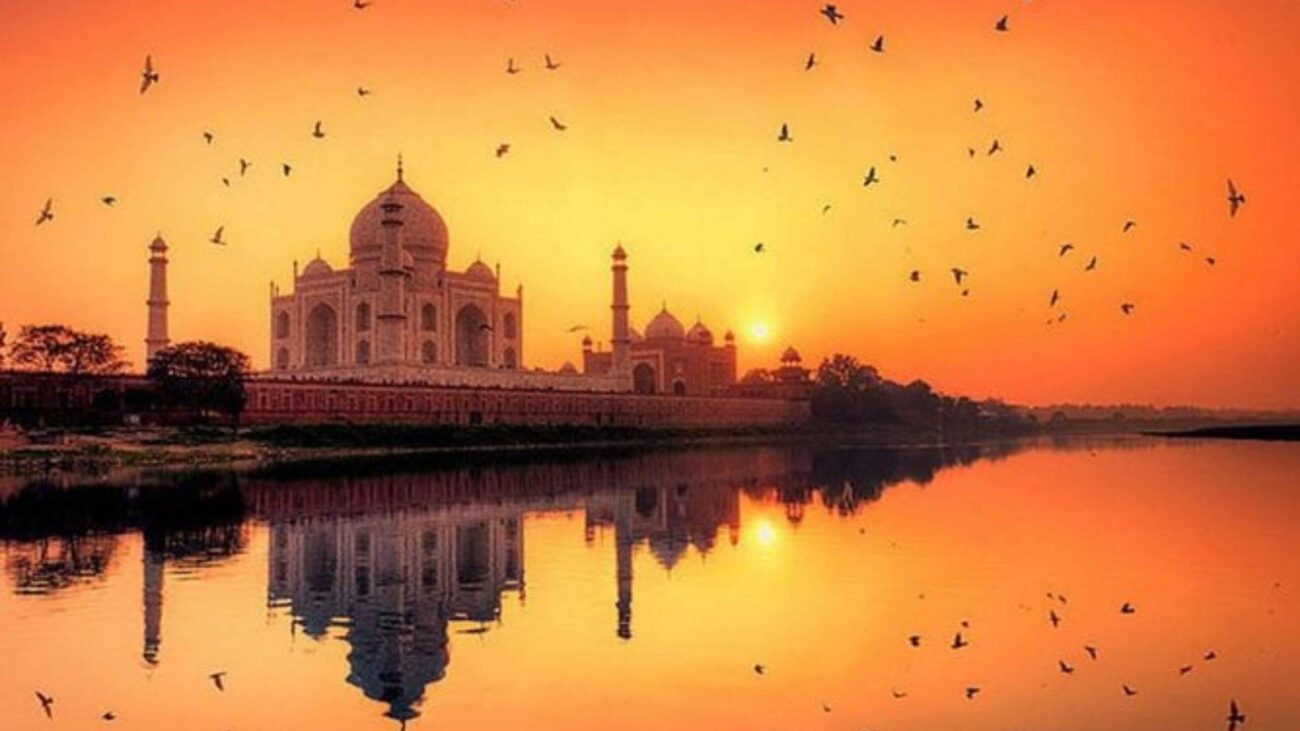 Taj Mahal Sunrise Tour from Delhi